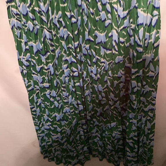 SCOOP WO SIZE XXL (20)Green and Blue floralPatterned Halter Dress pleated skirt - Picture 5 of 13